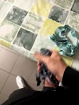 swissboy22 online show from October 2025 02:06:02 PM