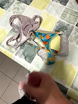 swissboy22 online show from November 2025 12:00:02 AM