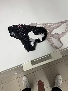 swissboy22 online show from March 2026 05:17:02 PM