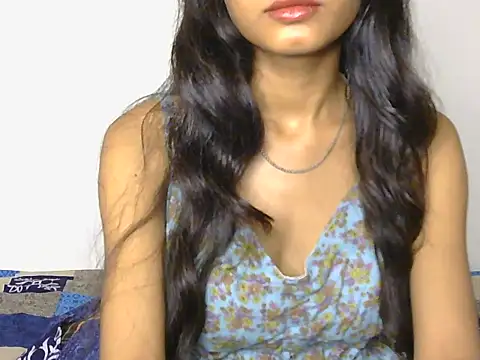 aesthetic- girl online show from July 2026 06:33:02 AM