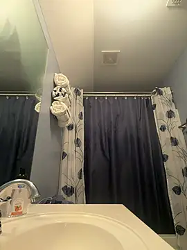 comewatchme1 online show from July 2026 12:47:02 PM