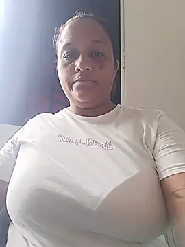 Snapshot of BellaMarii_93 chatting on July 2026 01:53:01 PM BellaMarii 93 online show from July 2026 01:53:01 PM