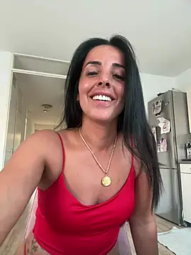 Snapshot of diamantje32 chatting on July 2026 06:38:02 PM diamantje32 online show from July 2026 06:38:02 PM