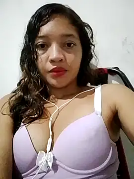 Snapshot of cute_larissa_xx chatting on July 2026 06:33:02 AM cute larissa xx online show from July 2026 06:33:02 AM