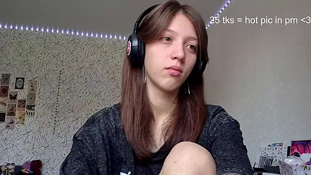 Snapshot of CornyPlaten chatting on August 2026 09:30:01 AM CornyPlaten online show from August 2026 09:30:01 AM