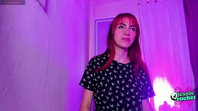 jessierocketx online show from October 2025 02:56:02 PM