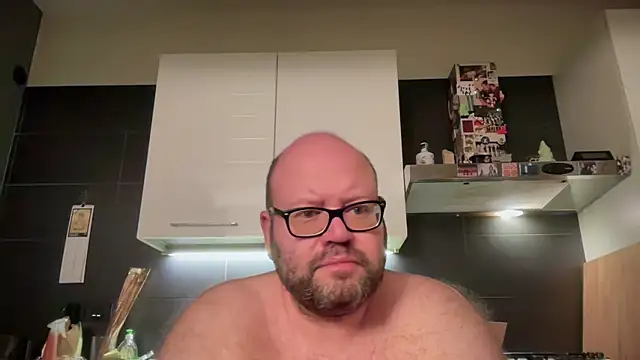 Snapshot of theitalianbear chatting on June 2026 01:52:02 AM theitalianbear online show from June 2026 01:52:02 AM