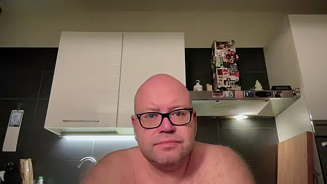 Snapshot of theitalianbear chatting on July 2026 12:24:01 AM theitalianbear online show from July 2026 12:24:01 AM