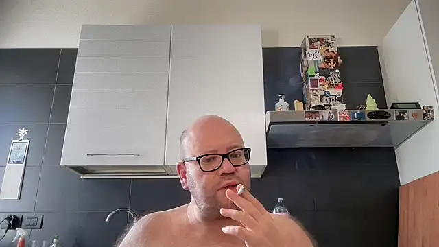 Snapshot of theitalianbear chatting on July 2026 07:39:02 AM theitalianbear online show from July 2026 07:39:02 AM