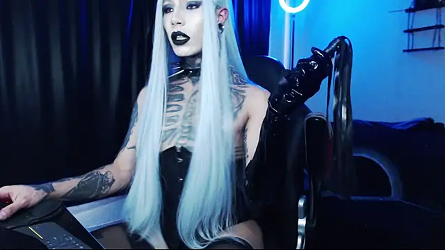 april simons2 online show from November 2025 08:10:01 PM