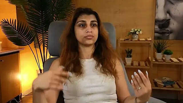 Snapshot of DinahSysak chatting on August 2026 08:06:01 AM DinahSysak online show from August 2026 08:06:01 AM