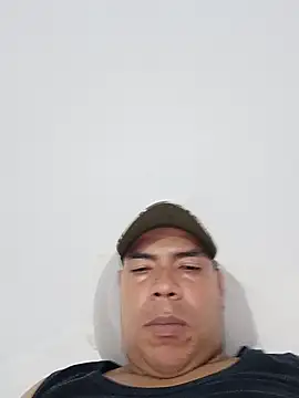 Snapshot of Andressuarezhk chatting on July 2026 06:18:01 PM Andressuarezhk online show from July 2026 06:18:01 PM