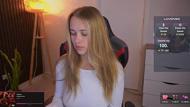 DanikaDillan online show from March 2026 12:47:01 AM