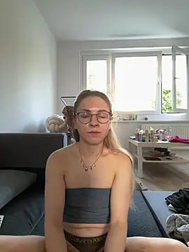 Snapshot of Amelie_wild chatting on August 2026 03:54:01 PM Amelie wild online show from August 2026 03:54:01 PM