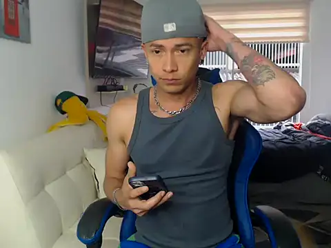 Snapshot of dilan18xxx chatting on August 2026 09:35:01 PM dilan18xxx online show from August 2026 09:35:01 PM