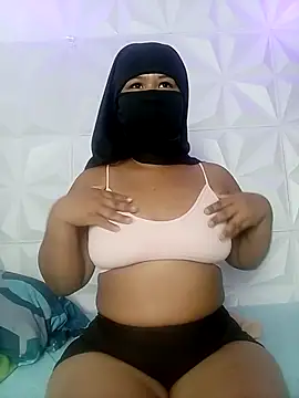 DALILAA CURVY online show from August 2026 09:50:01 PM