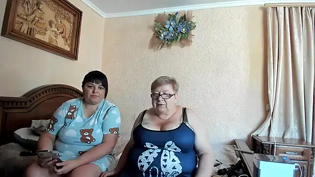Snapshot of SweetLenaandNatalia chatting on August 2026 06:38:01 AM SweetLenaandNatalia online show from August 2026 06:38:01 AM