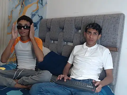 Snapshot of RED_ZONE_BOYS chatting on August 2026 02:42:02 PM RED ZONE BOYS online show from August 2026 02:42:02 PM