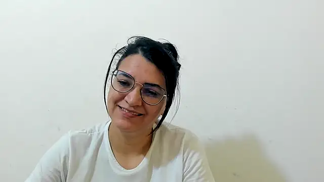 MARILYN GARCIA online show from November 2025 04:07:01 PM