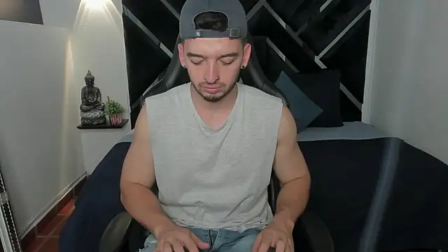 Snapshot of Logan_WolfJS chatting on August 2026 08:00:02 PM Logan WolfJS online show from August 2026 08:00:02 PM