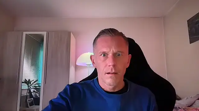 Snapshot of slaveboy2016@xh chatting on October 2025 03:29:02 PM slaveboy2016xh online show from October 2025 03:29:02 PM