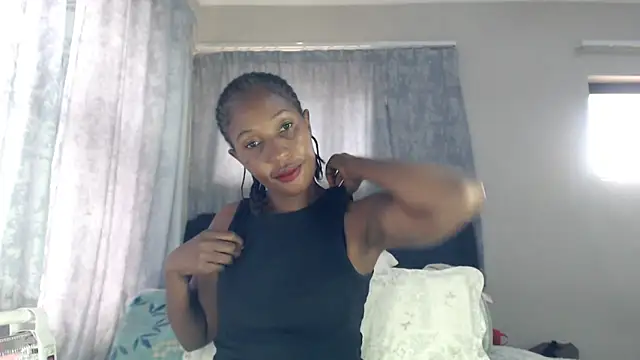Snapshot of leanna23 chatting on April 2026 01:02:02 PM leanna23 online show from April 2026 01:02:02 PM