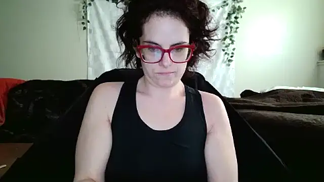 Snapshot of JessaBella chatting on April 2026 05:37:01 PM JessaBella online show from April 2026 05:37:01 PM