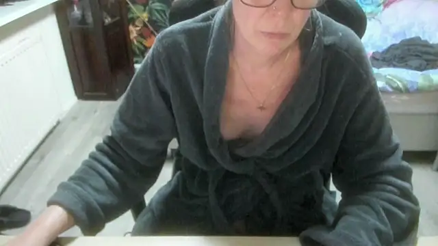 minoesje37 online show from January 2026 08:10:02 PM