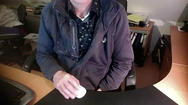 Snapshot of outlaw200 chatting on December 2024 08:53:01 PM outlaw200 online show from December 2024 08:53:01 PM