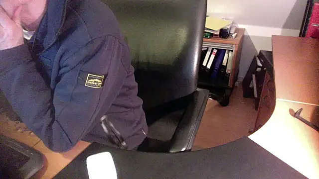 Snapshot of outlaw200 chatting on December 2024 06:50:01 PM outlaw200 online show from December 2024 06:50:01 PM