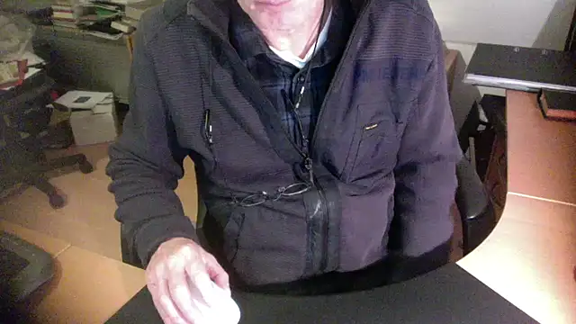 Snapshot of outlaw200 chatting on December 2024 06:48:01 PM outlaw200 online show from December 2024 06:48:01 PM