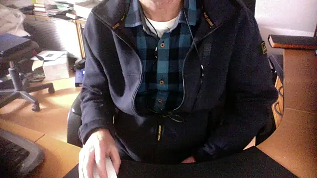 Snapshot of outlaw200 chatting on December 2024 11:28:02 AM outlaw200 online show from December 2024 11:28:02 AM