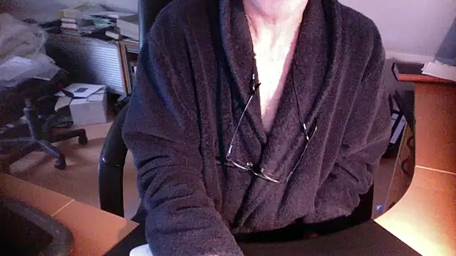 Snapshot of outlaw200 chatting on December 2024 12:55:02 PM outlaw200 online show from December 2024 12:55:02 PM