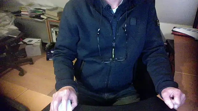 Snapshot of outlaw200 chatting on January 2025 07:28:01 PM outlaw200 online show from January 2025 07:28:01 PM