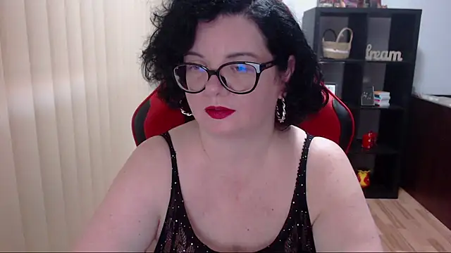 Snapshot of MissTroublle chatting on December 2024 11:13:01 AM MissTroublle online show from December 2024 11:13:01 AM