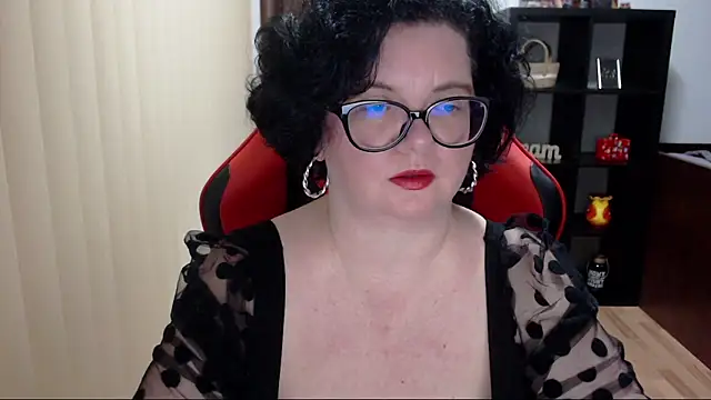 Snapshot of MissTroublle chatting on February 2025 12:41:02 PM MissTroublle online show from February 2025 12:41:02 PM