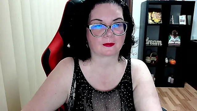 Snapshot of MissTroublle chatting on April 2026 11:08:01 AM MissTroublle online show from April 2026 11:08:01 AM