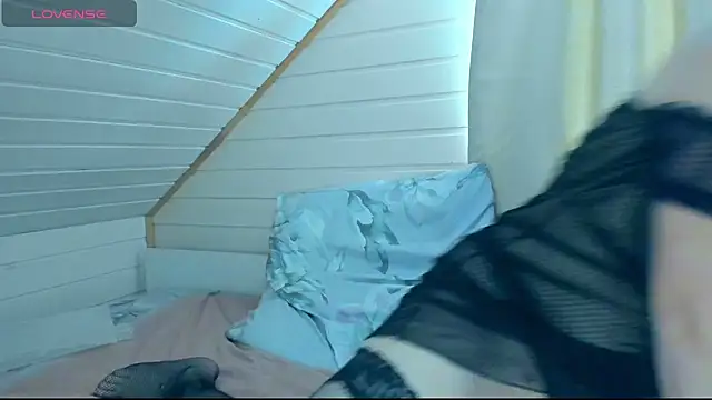 Snapshot of I_AM_MILF chatting on December 2024 10:40:02 AM I AM MILF online show from December 2024 10:40:02 AM