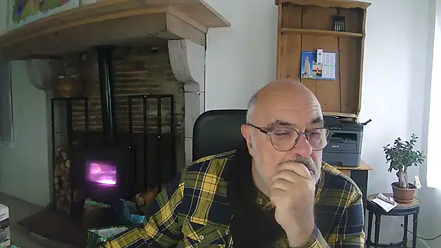 Snapshot of phlox3 chatting on December 2025 02:47:01 PM phlox3 online show from December 2025 02:47:01 PM