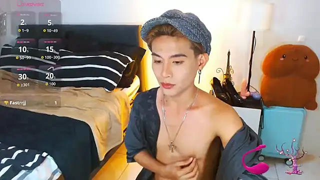 Snapshot of WildestTwink chatting on June 2026 01:37:02 PM WildestTwink online show from June 2026 01:37:02 PM