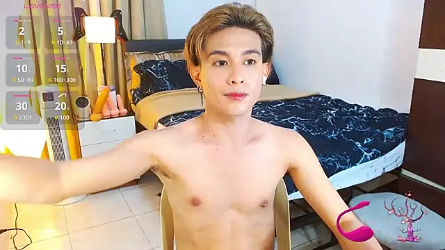 Snapshot of WildestTwink chatting on June 2026 05:44:01 PM WildestTwink online show from June 2026 05:44:01 PM