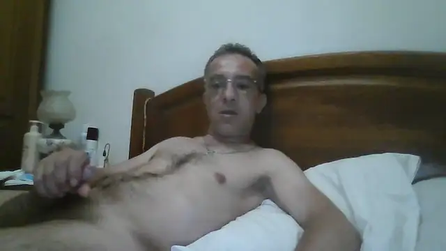 Snapshot of CarlosRocha73 chatting on May 2026 01:10:02 AM CarlosRocha73 online show from May 2026 01:10:02 AM