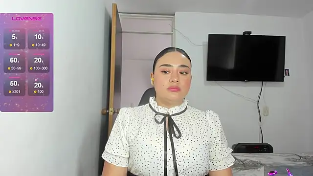 Snapshot of ReyleDoll chatting on July 2026 07:27:02 PM ReyleDoll online show from July 2026 07:27:02 PM