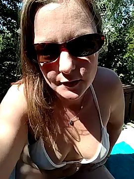 SwedishJennifer online show from May 2026 11:08:02 AM