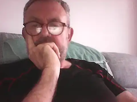 Snapshot of DrewDongle chatting on January 2025 03:26:01 PM DrewDongle online show from January 2025 03:26:01 PM