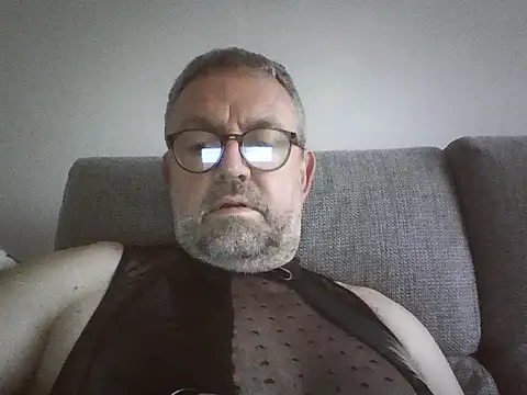 Snapshot of DrewDongle chatting on January 2026 01:37:02 PM DrewDongle online show from January 2026 01:37:02 PM