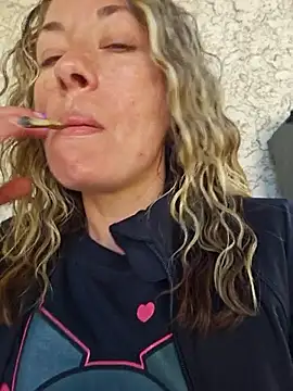 Snapshot of _NinaLuvSins_ chatting on October 2025 02:37:01 PM  NinaLuvSins  online show from October 2025 02:37:01 PM