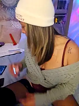 Snapshot of _NinaLuvSins_ chatting on October 2025 04:31:01 PM  NinaLuvSins  online show from October 2025 04:31:01 PM