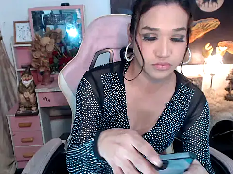 Snapshot of AsianMariaTs chatting on November 2025 02:07:02 PM AsianMariaTs online show from November 2025 02:07:02 PM