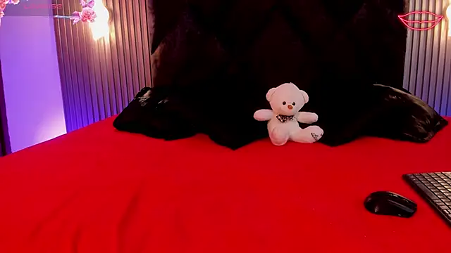 Zafira Alabi online show from October 2025 03:45:02 PM